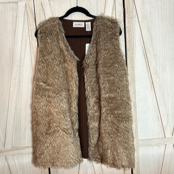 New with tags Faux Fur Sweater Vest - Picture 1 of 7